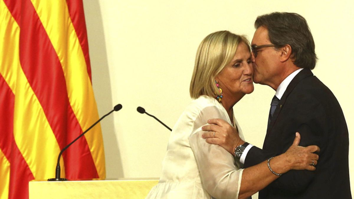 Artur Mas y Núria de Gispert en el acto de entrega de las medallas de oro del Parlamento de Cataluña