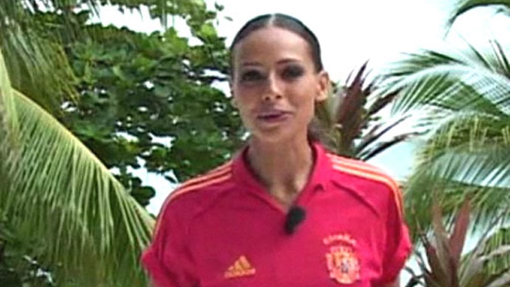 Eva González, con 'La Roja'
