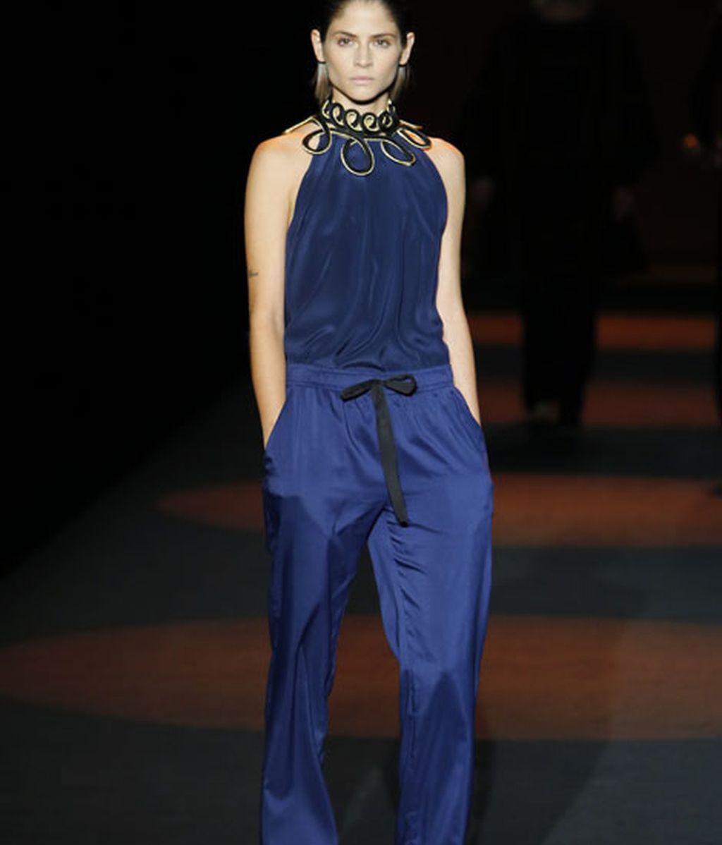 Blancos, negros y azules con detalles dorados