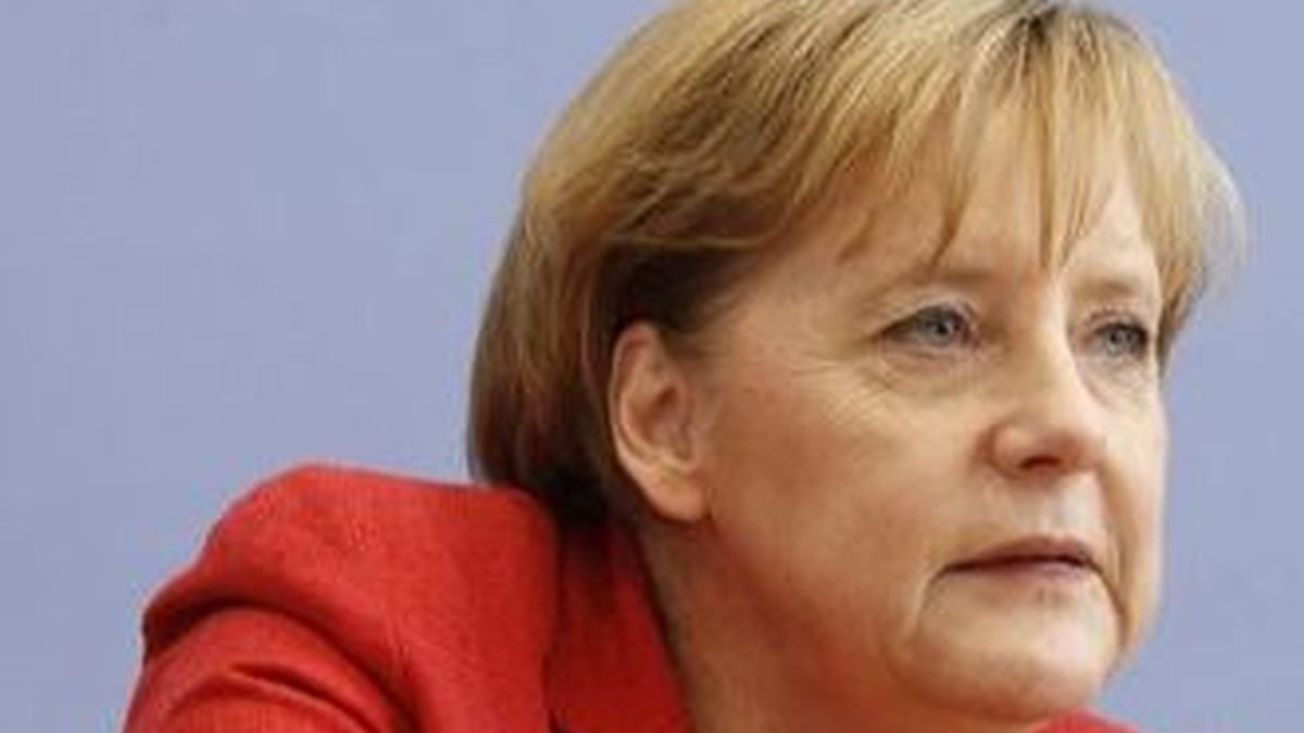 Alemania consigue la máxima calificación de las agencias S&P, Moody's y Fitch. La canciller Angela Merkel en la foto.