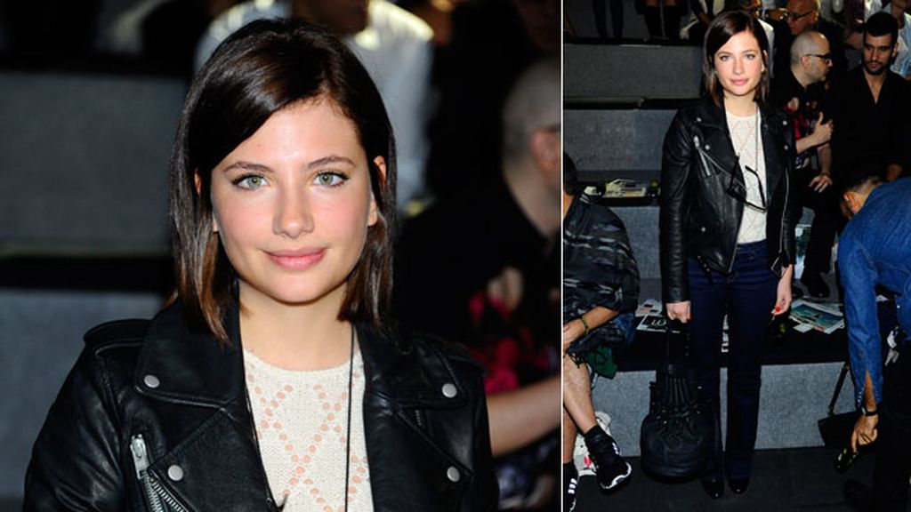 Miriam Giovanelli con estilismo 'casual' en el desfile de Luke