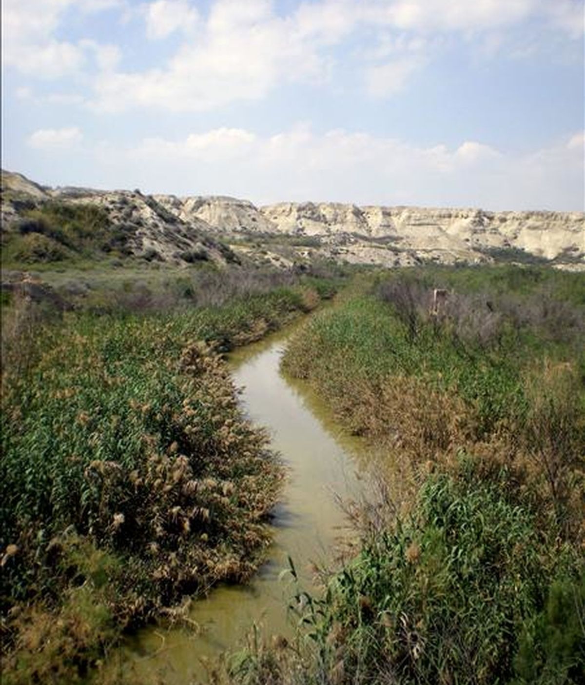 Bautizarse en el escaso y embarrado caudal del río Jordán es un riesgo para la salud que podría prohibirse hasta que se reduzcan los niveles de contaminación, que superan en cuatro veces los permitidos, según denuncian ecologistas. EFE
