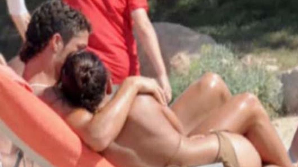 Cristiano y su novia, pasión en la playa