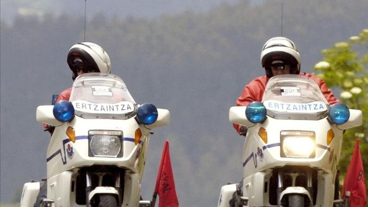 Agentes de la Ertzaintza encargados de la vigilancia y seguridad del Tráfico en Euskadi. EFE/Archivo