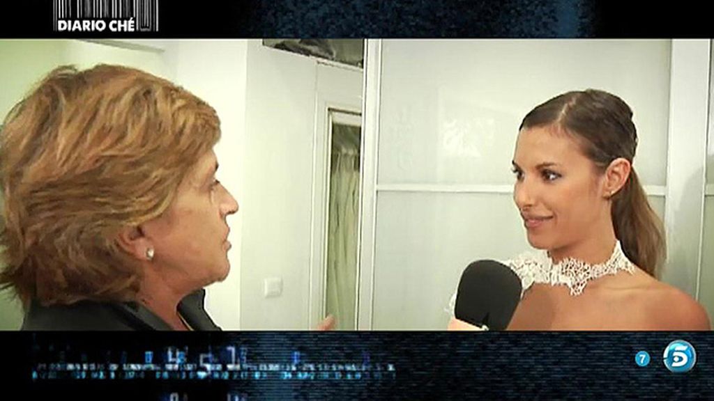 Chelo Gª Cortés ayuda a Techi a elegir el vestido de novia