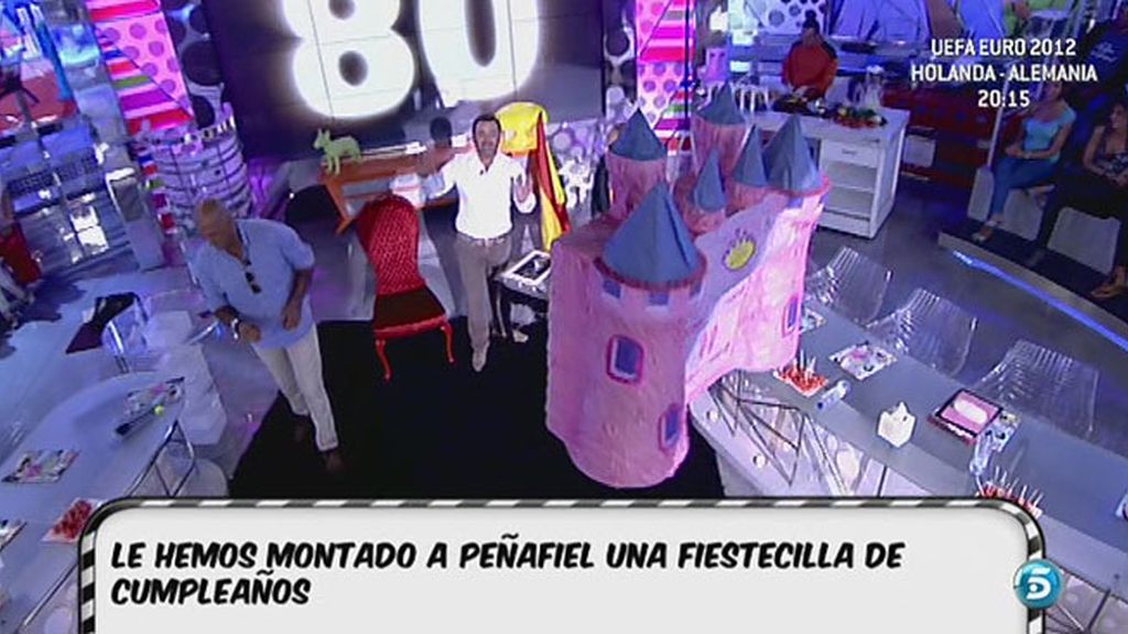 Sálvame corona a Peñafiel como su rey particular
