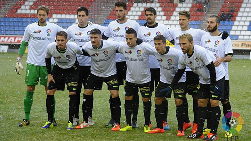 La LFP viste a los equipos de Primera con la camiseta #FutbolSinViolencia