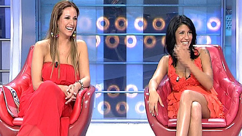 Blanca se sienta en el trono