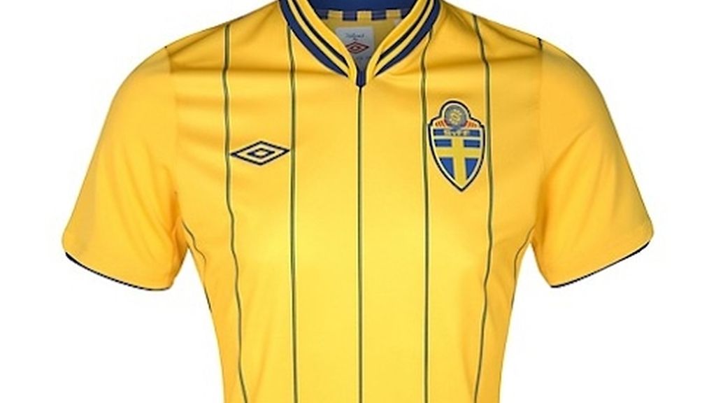 Primera equipación de Suecia