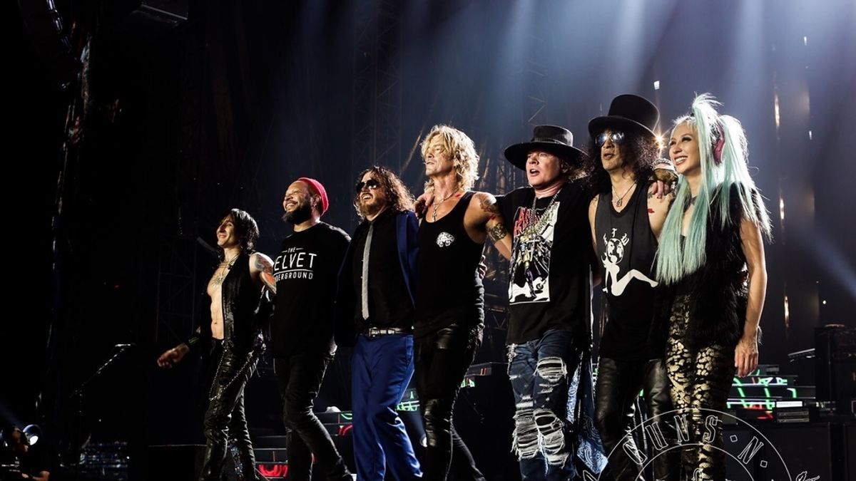 Guns N’Roses, retenidos por posesión de armas en la frontera de Canadá