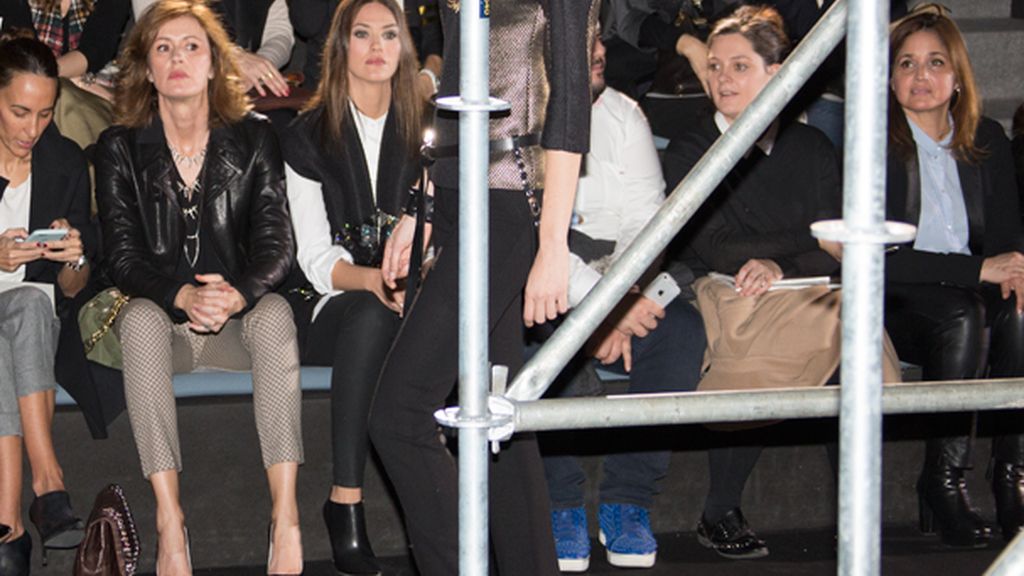 Ambiente en el desfile de ALVARNO