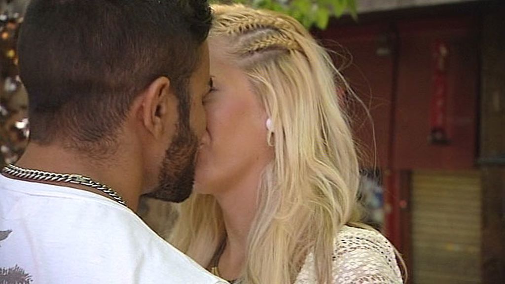 Sara finge apatía pero llora la decisión de Javi