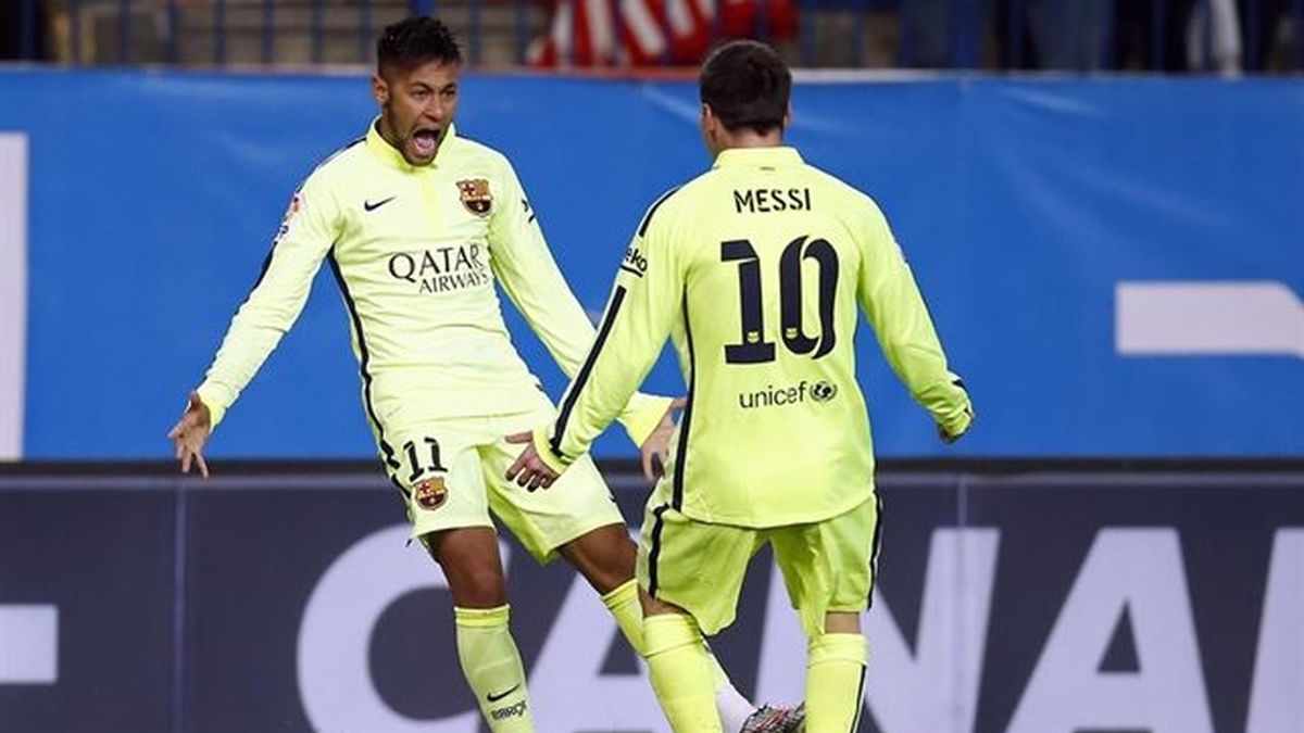 Messi y Neymar celebran un gol del brasileño
