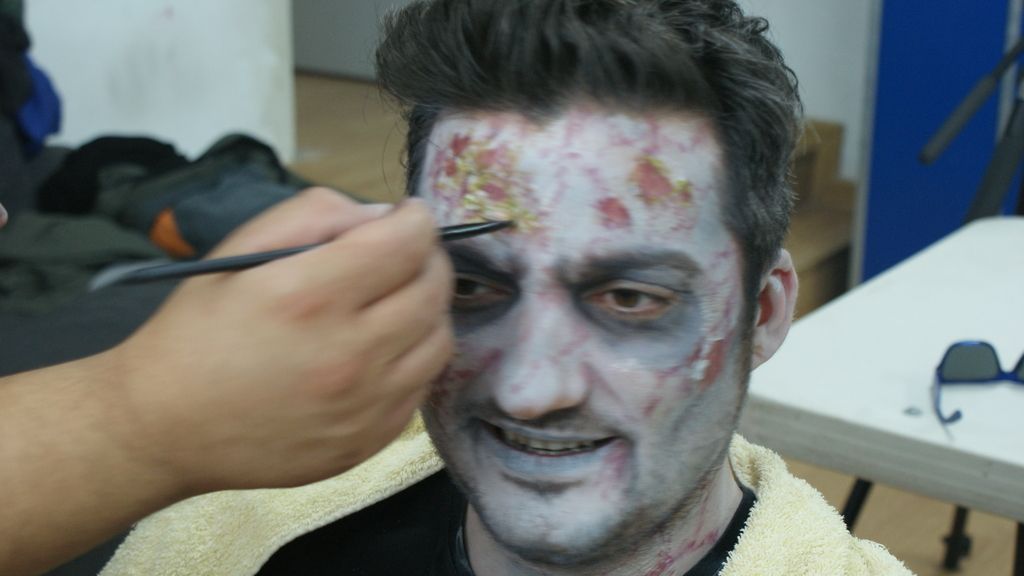 La transformación de Xavi Rodriguez en zombie, foto a foto