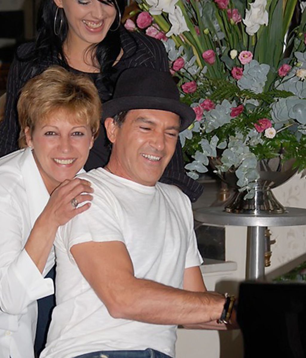 Fiestón del equipo de 'La piel que habito'... sin Pedro