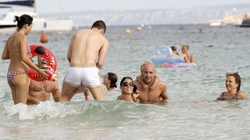 Villa, Reina y Llorente, tres campeones del Mundo en las playas de Ibiza