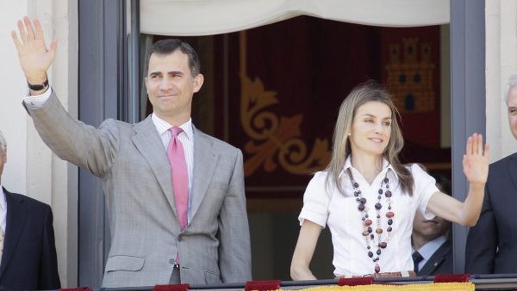 Doña Letizia acapara miradas y aplausos en Alcázar de San Juan