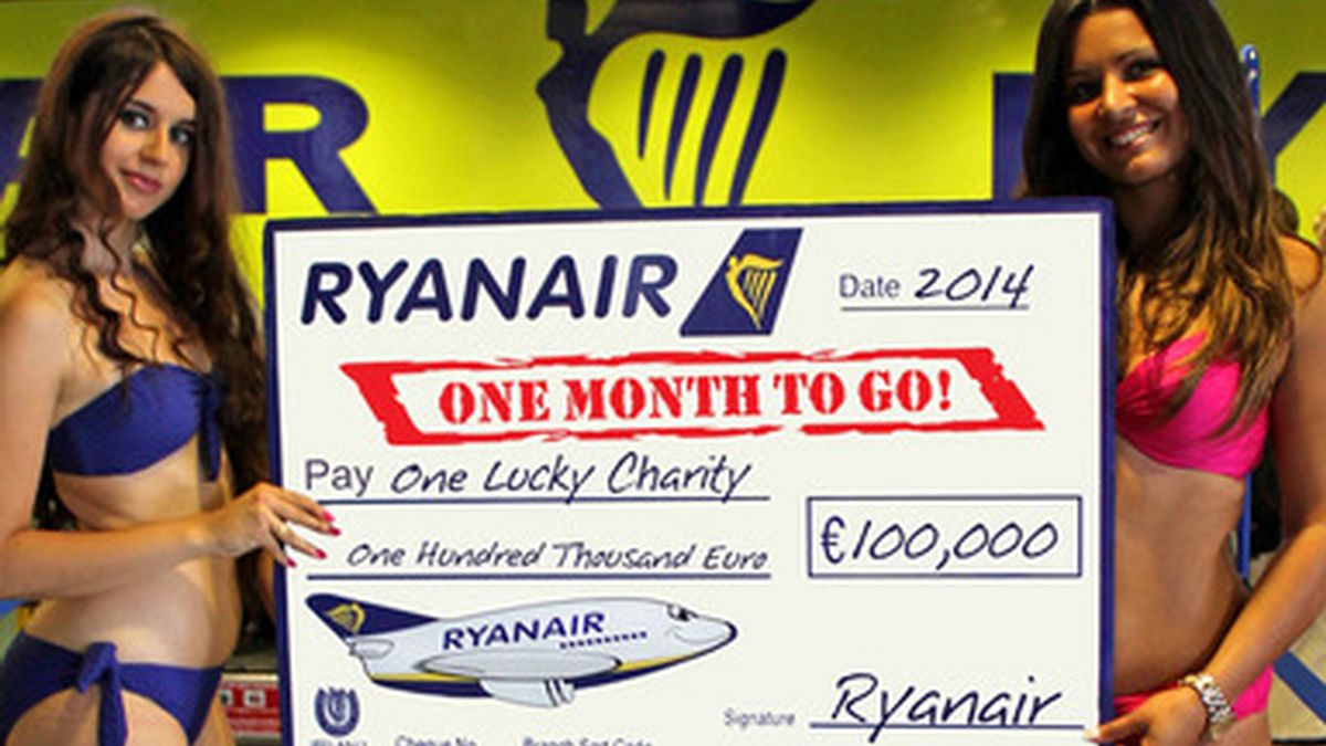 Ryanair,calendario 2014,fines benéficos,azafatas