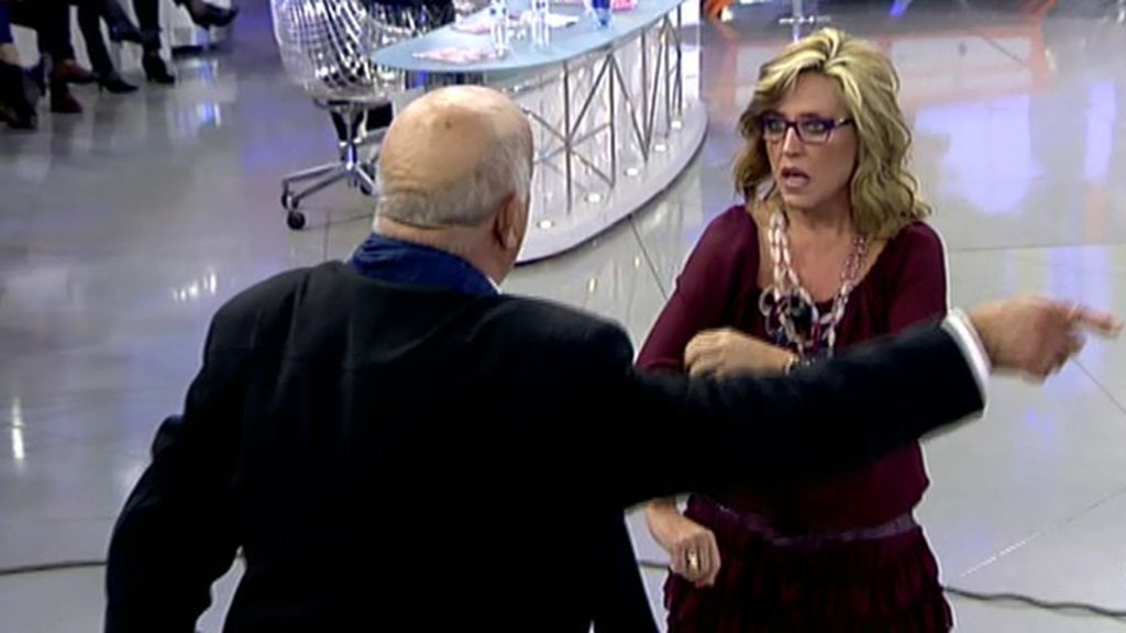 La colaboradora le había gastado una broma quitándole el camisón