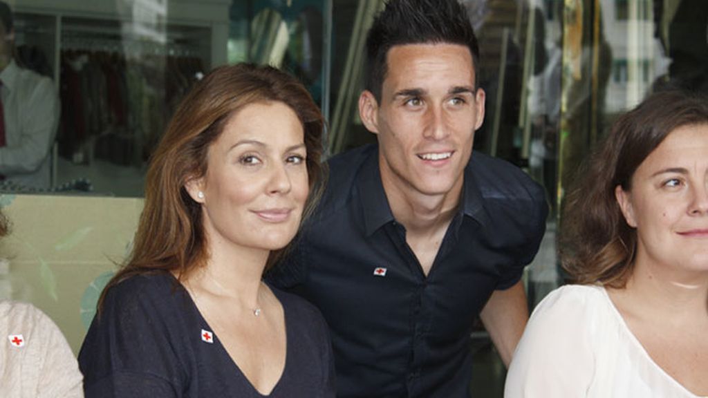 Famosos solidarios en el Día de la Banderita