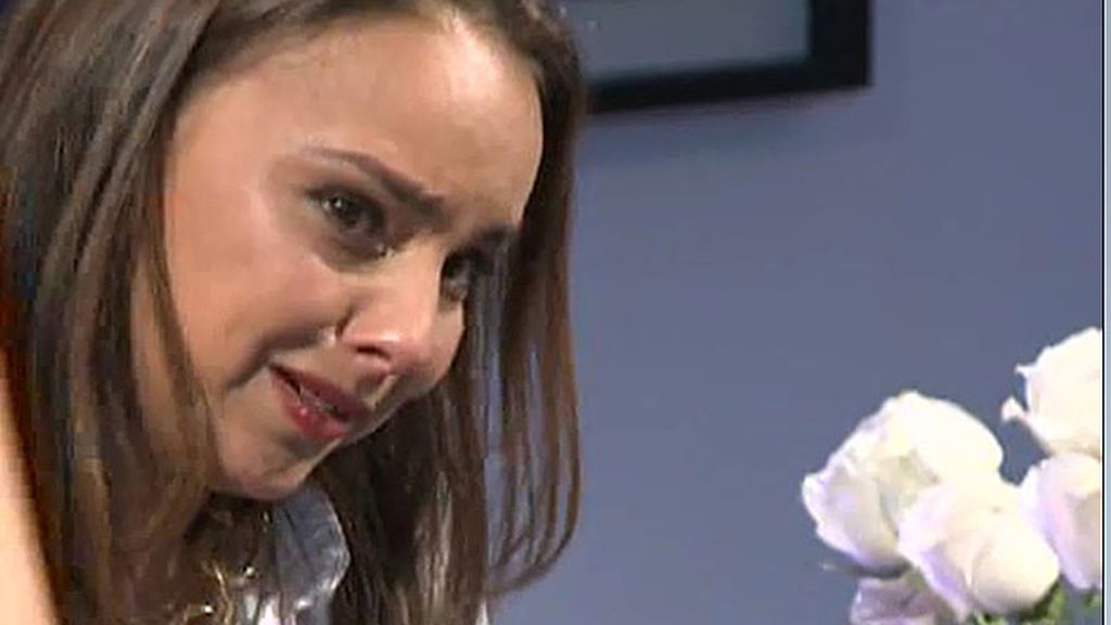 La cantante se emociona mientras hablaba con sus fans
