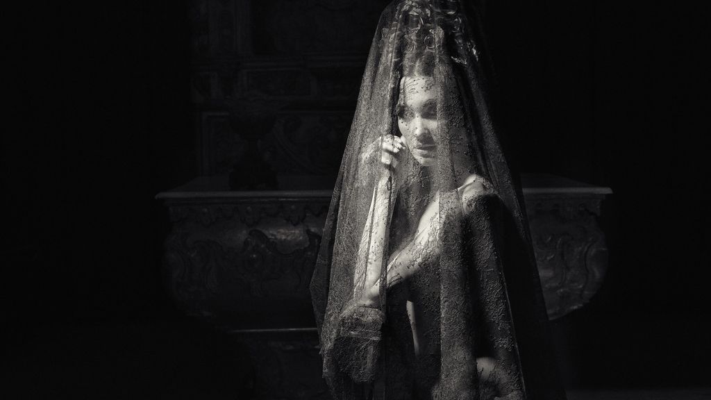 El polémico calendario de Paz Vega