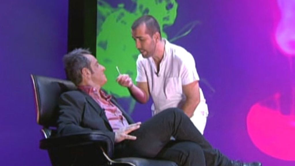 Víctor entra en 'La Caja Deluxe'