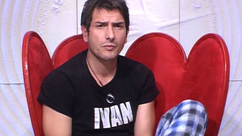 Iván y su pijama de cuadros