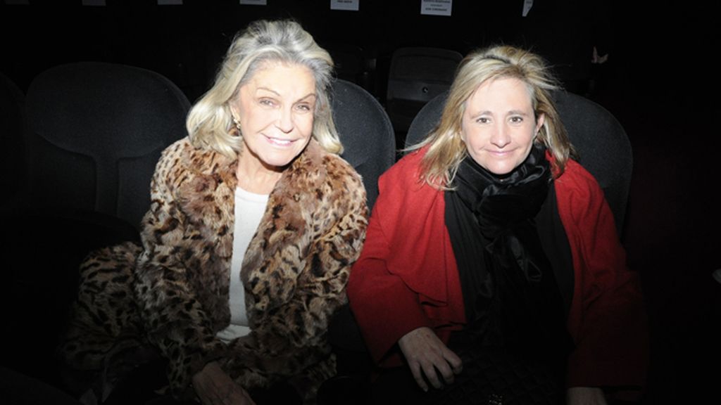 Beatriz de Orleans y Maribel Martínez a punto de disfrutar de esta gran serie