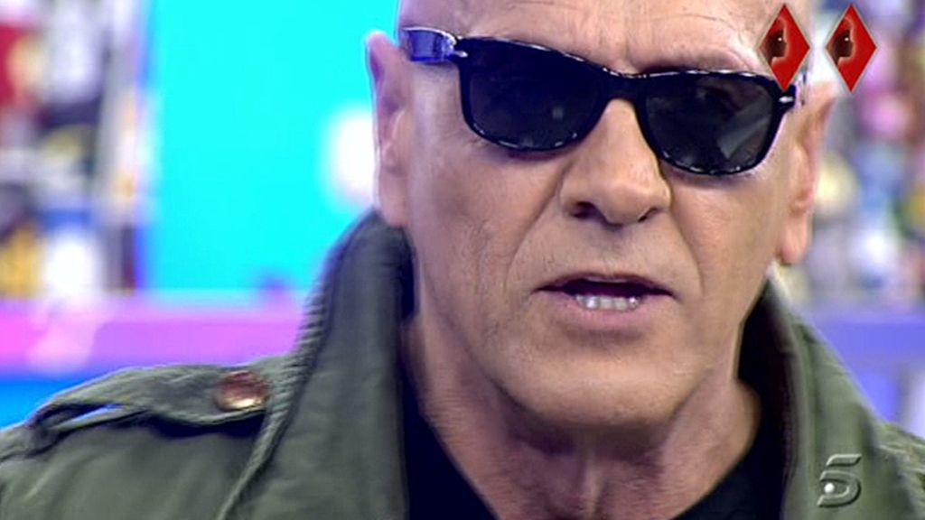 Jorge Javier Vázquez le quita las gafas de sol a Kiko Matamoros