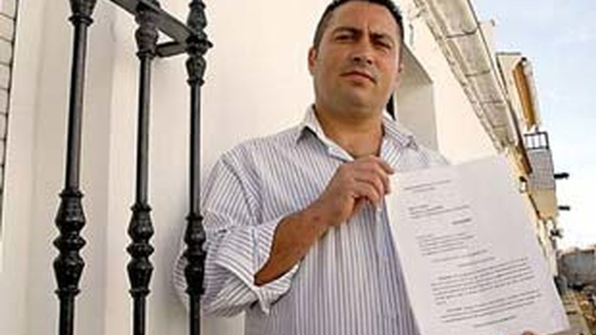 José Antonio en su casa de Sevilla. Foto: El Correo de Andalucía José Antonio en su casa de Sevilla. Foto: El Correo de Andalucía
