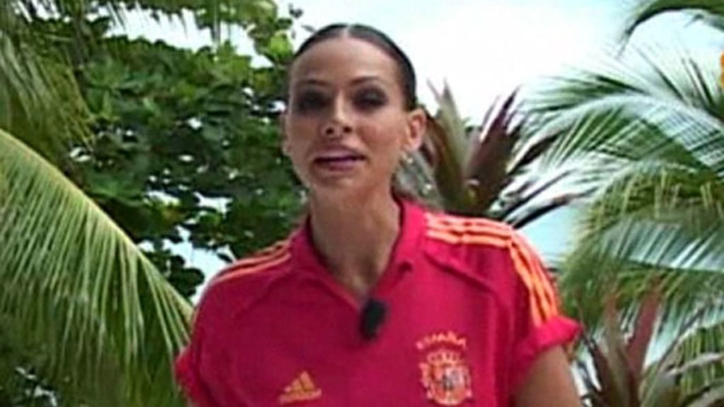 Eva González, con 'La Roja'