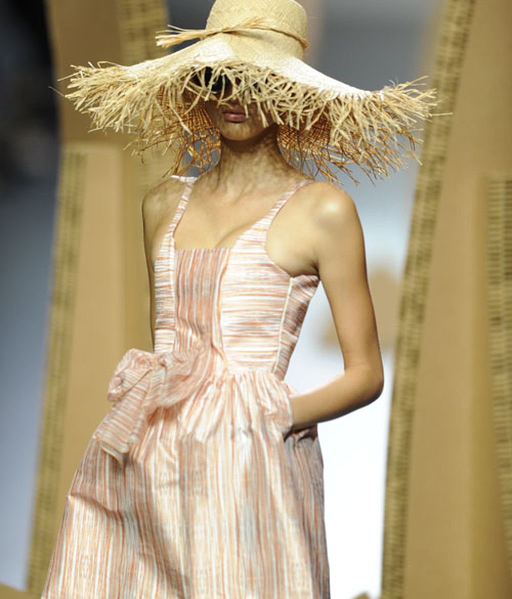 Ion Fiz trae sus tejidos del trópico