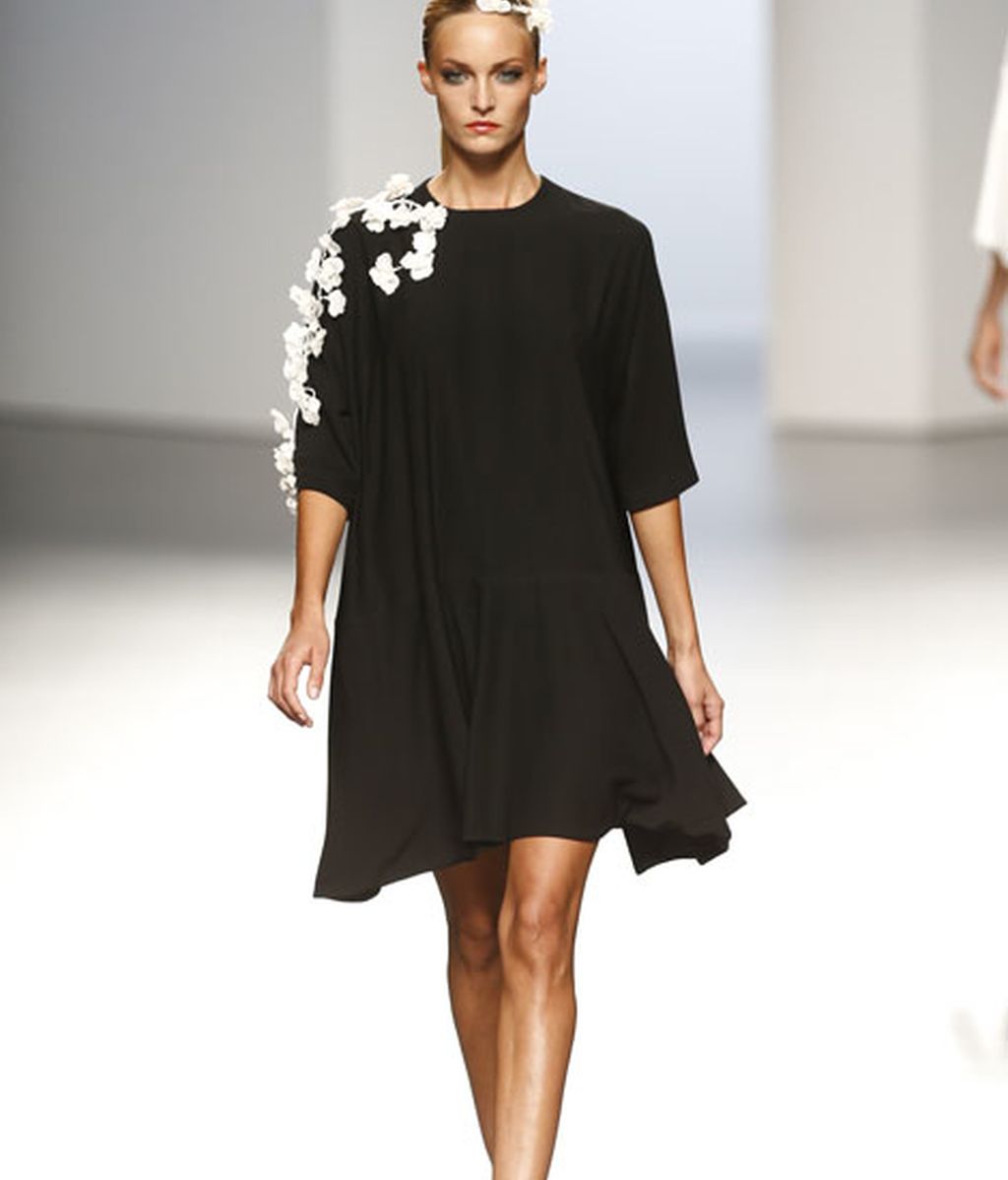 Contención de volúmenes y apuesta por líneas rectas