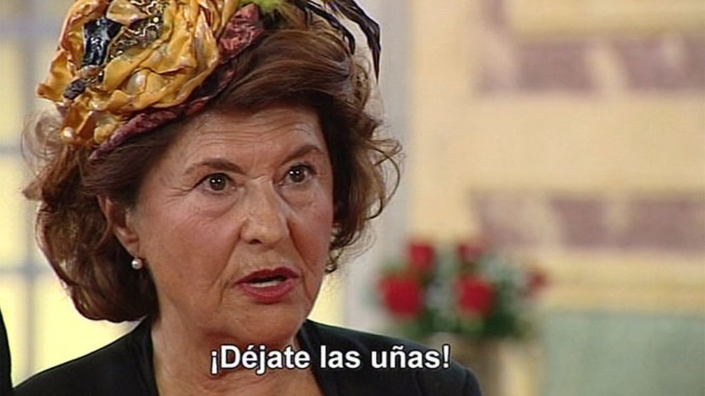 Mary acepta el anillo de su hijo emocionada, pero le aconseja: “tienes que volar”