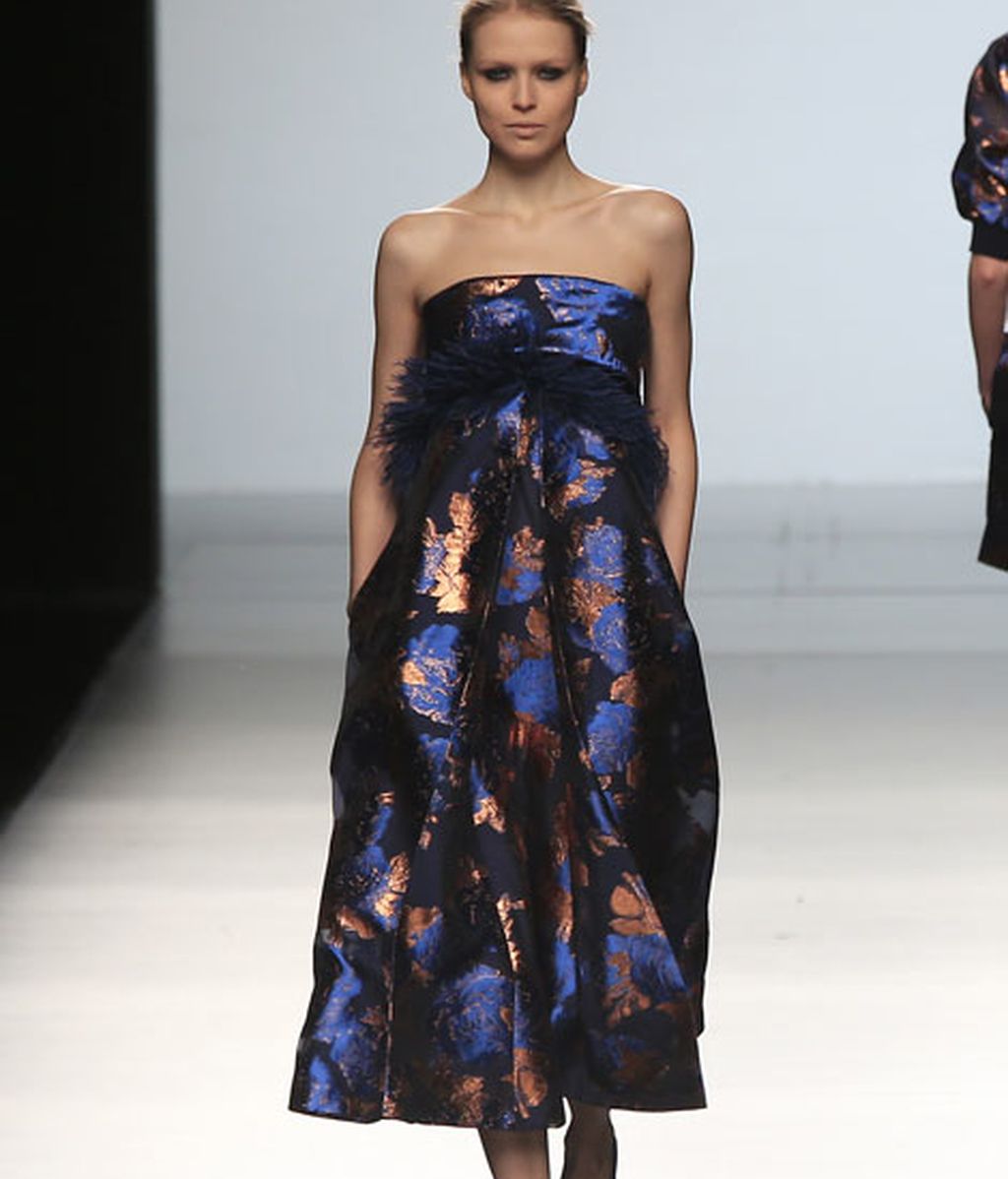 Sofisticación y elegancia en azules, rosas y burdeos