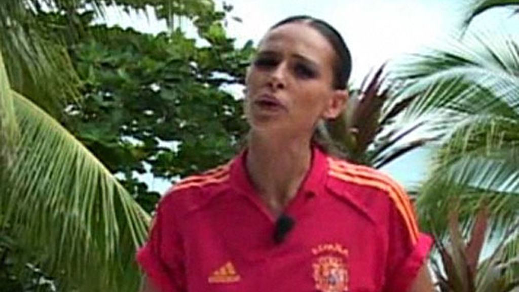 Eva González, con 'La Roja'