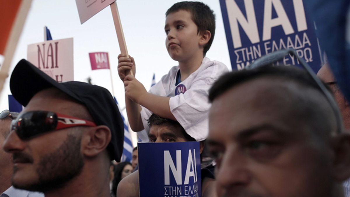 Manifesaatción en Atenas a favor del 'sí' en el referéndum del domingo