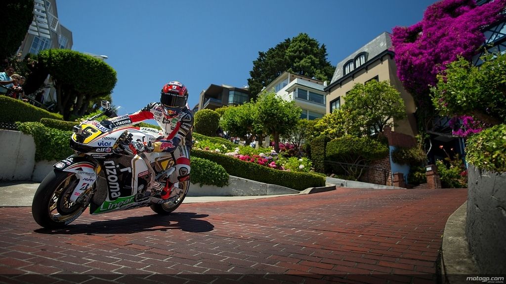 Piruetas y caballitos para el público presente