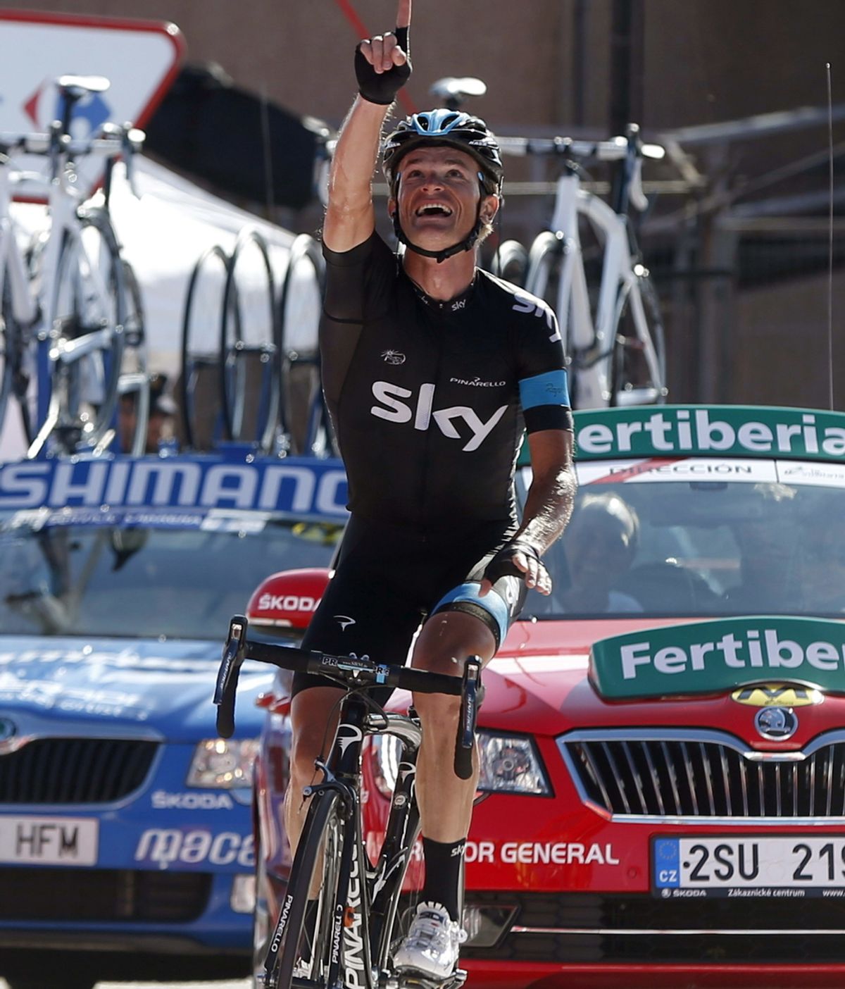 El bielorruso Vasil Kiryienka (Sky) se impuso en solitario la decimoctava etapa de la Vuelta disputada entre Burgos y Peña Cabarga