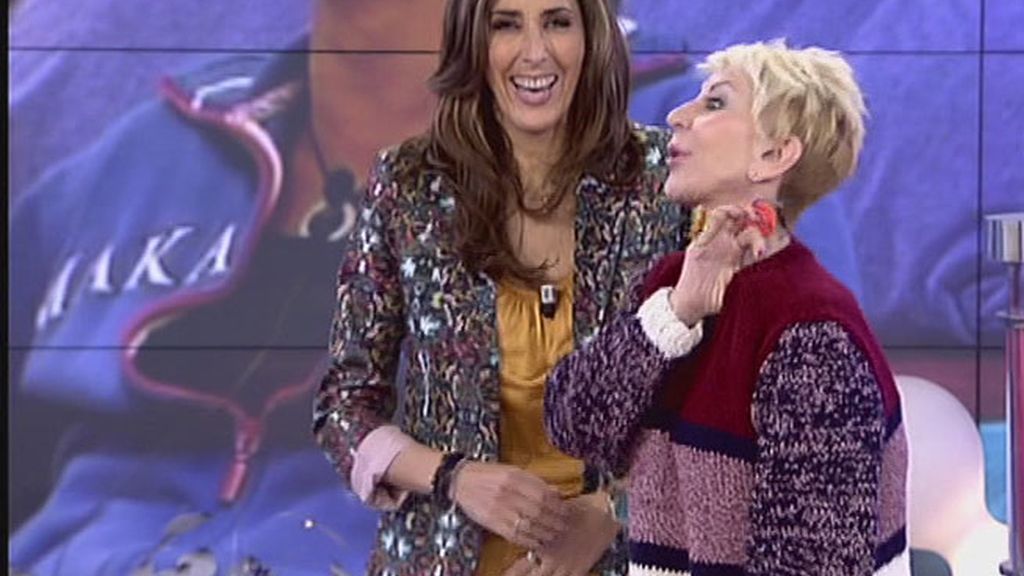 Gustavo muestra su ropa interior y Paz intenta ver más