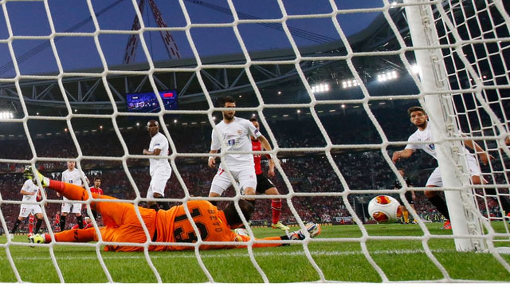 El Sevilla sufre para ser campeón de la Europa League