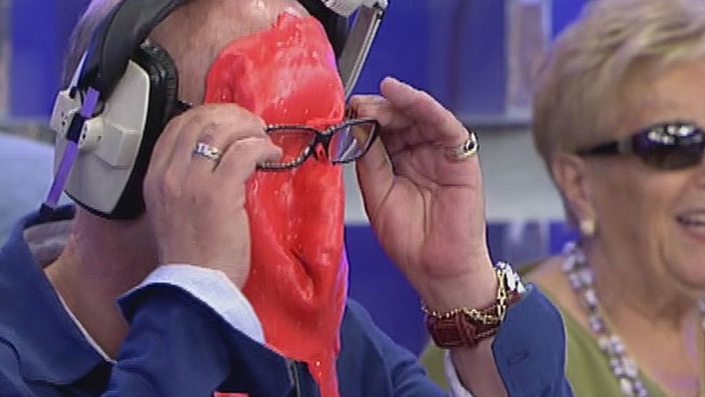 Una mascarilla usada, motivo de discordia entre colaboradora y presentadora