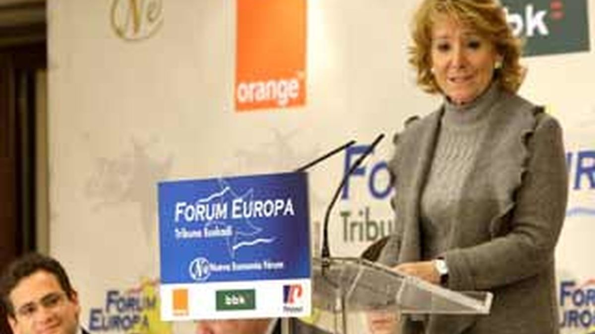 La presidenta de la Comunidad de Madri, Esperanza Aguirre, en Bilbao. Foto: EFE