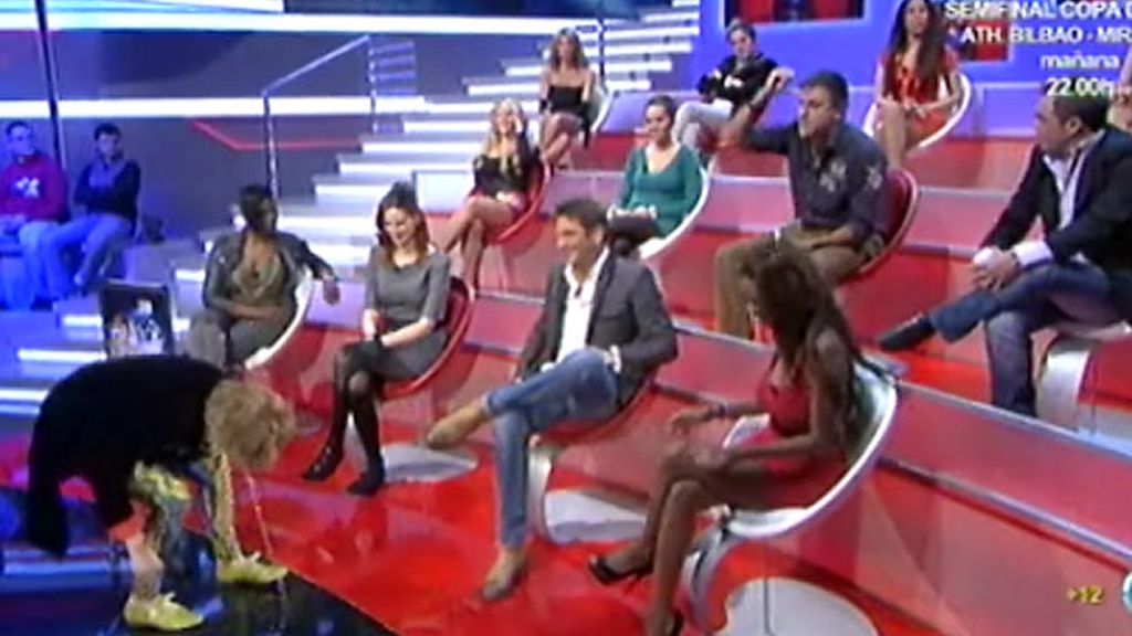 Milá, a Pepe: "¿Pero me tengo que tirar al suelo para que te calles?"