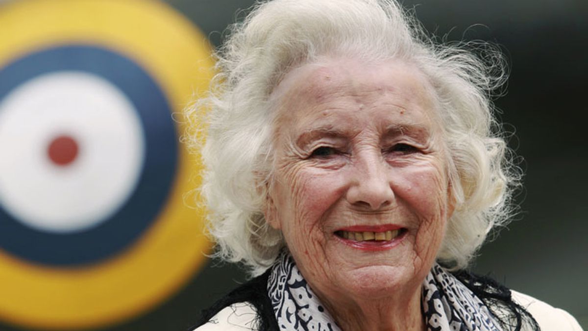 Vera Lynn, cantante británica de 97 años