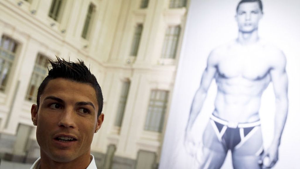 Cristiano Ronaldo presenta su línea de ropa interior