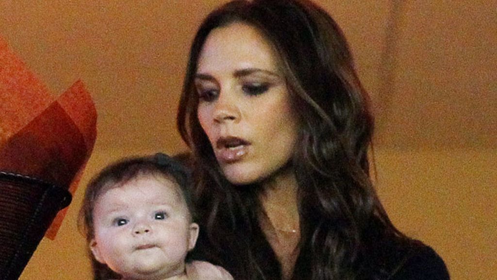 Victoria Beckham y Eva Longoria se marcan un 'Michael Jackson' con Harper 7