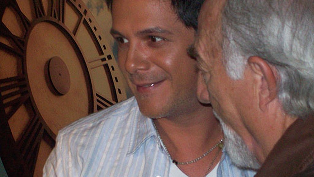 Alejandro Sanz regresa con 'Paraíso  Express'