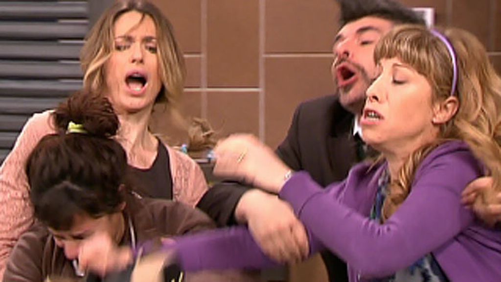 Berta quiere salvar su matrimonio y secuestra a Toñín